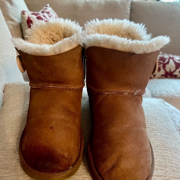 UGG MINI BAILEY BUTTON II BOOT - Picture 3 of 11